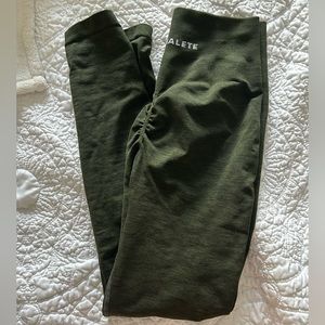 Alphalete amplify leggings evergreen